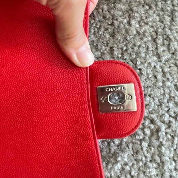 SOLD Chanel Red Chevron Caviar Mini - Picture 4 of 16